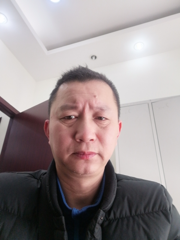 相视而笑的第一张照片--无锡蓝颜知己交友网